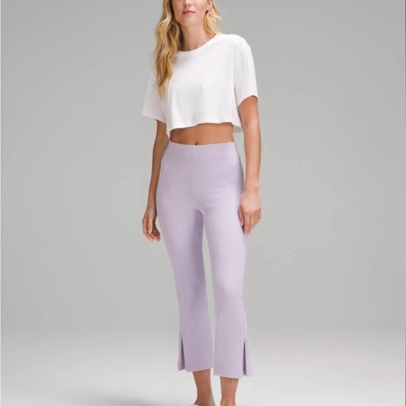 lululemon athletica Pants - Lululemon Athletica Lilac Cropped Pants